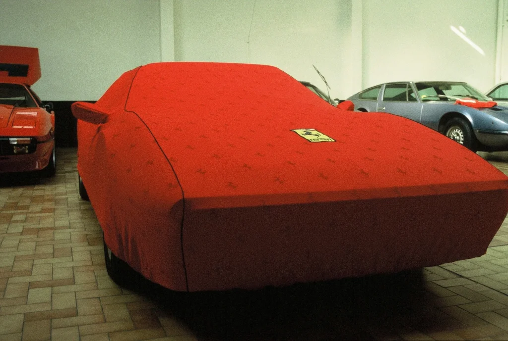 Housse sur-mesure Ferrari dans une collection