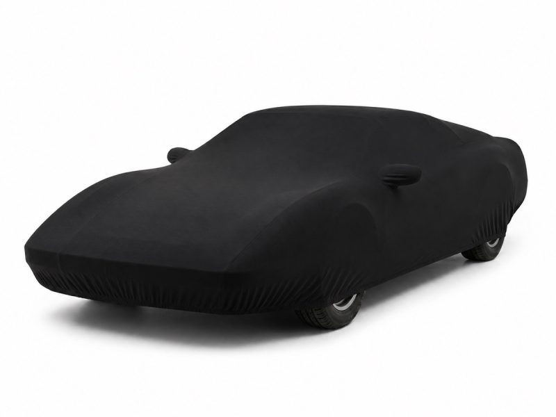 Housse de protection intérieure Jersey noire sur mesure posée sur une Ferrari 308 GTB / GTS, vue avant 3/4
