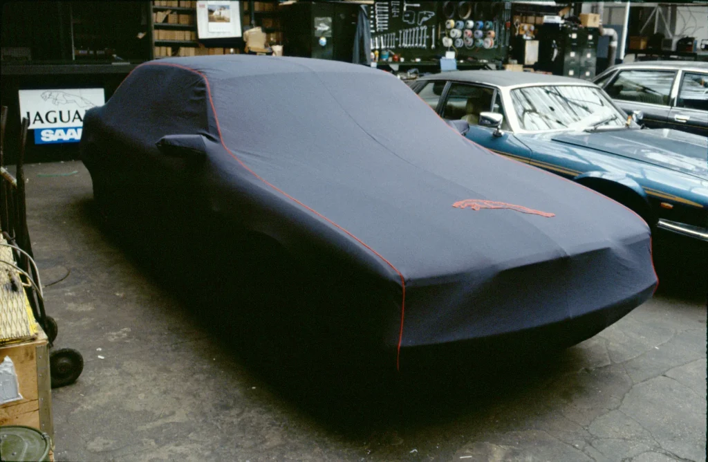 Housse sur-mesure pour Jaguar, en atelier
