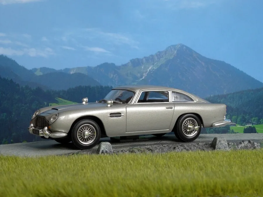 Aston Martin DB5 de collection, housses sur-mesure