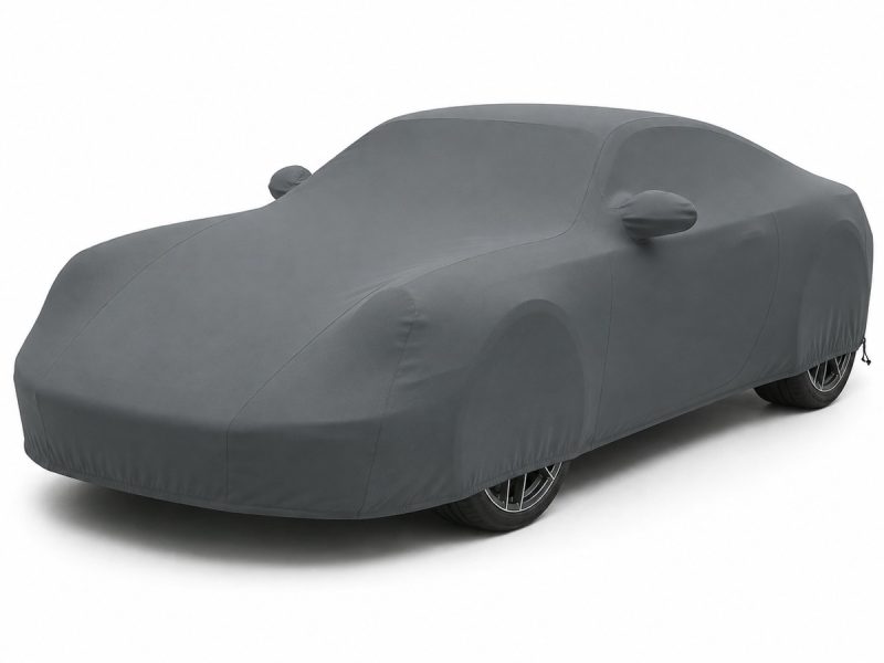 Housse de protection extérieure Urban gris anthracite sur mesure posée sur une Porsche 911 992, vue avant 3/4
