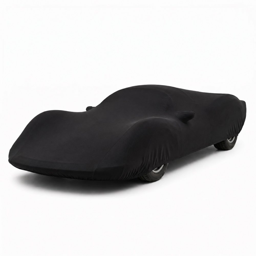 Housse de protection intérieure Jersey noire sur mesure posée sur une Porsche 906 Carrera 6, vue avant 3/4