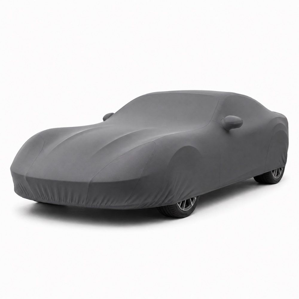 Housse intérieure Lycra Gris anthracite pour Ferrari 812 Superfast Housse de protection intérieure Lycra gris anthracite sur mesure posée sur une Ferrari 812 Superfast, vue avant 3/4