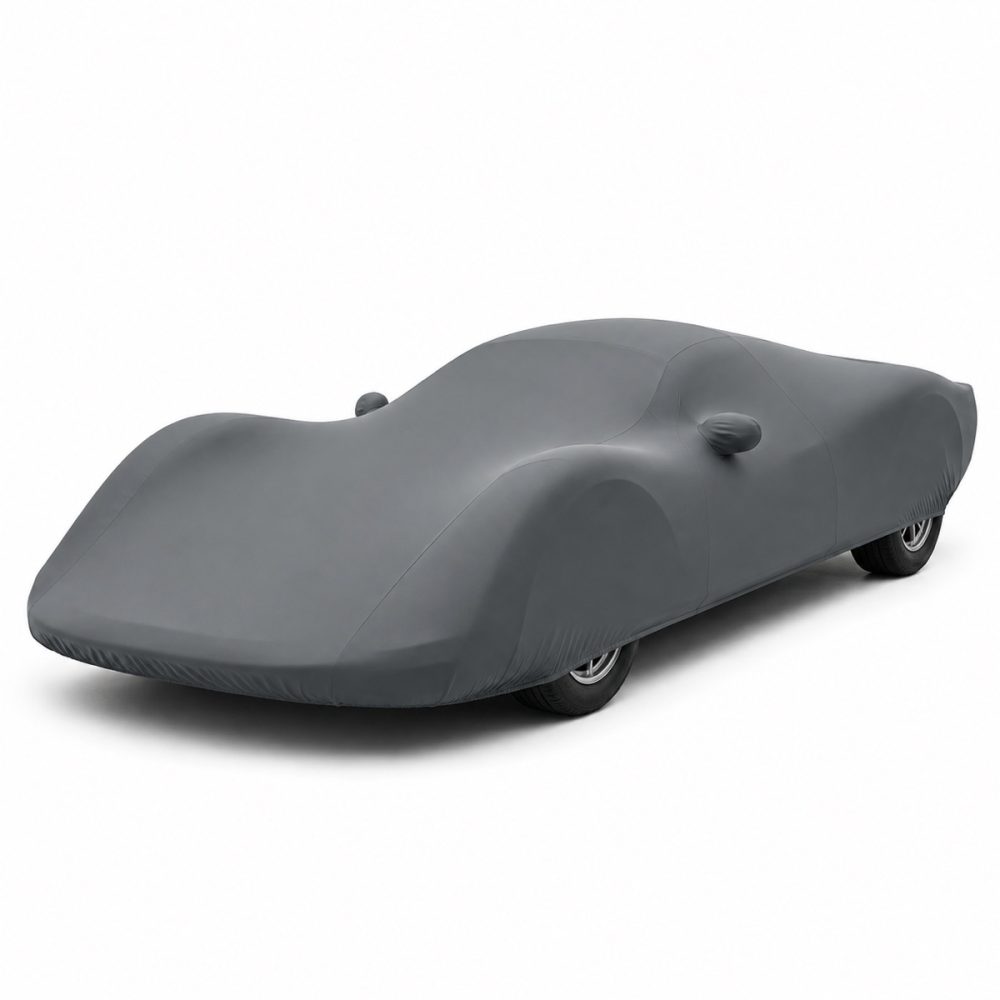 Housse de protection intérieure Lycra gris anthracite sur mesure posée sur une Porsche 906 Carrera 6, vue avant 3/4