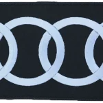 Écusson brodé Audi à coudre sur une housse de voiture sur mesure
