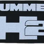 Écusson brodé Hummer à coudre sur une housse de voiture sur mesure