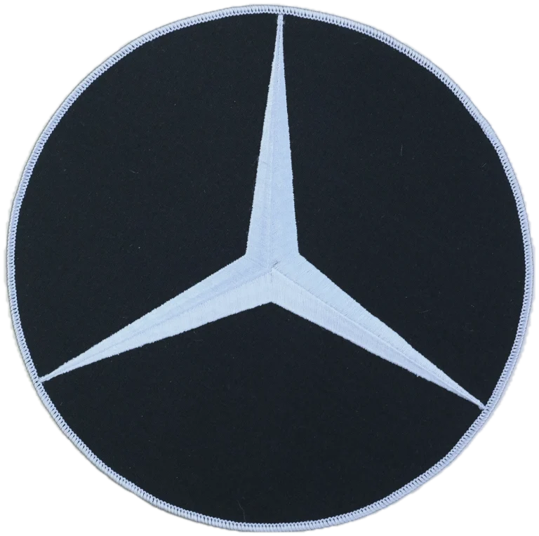Écusson brodé Mercedes-Benz à coudre sur une housse de voiture sur mesure