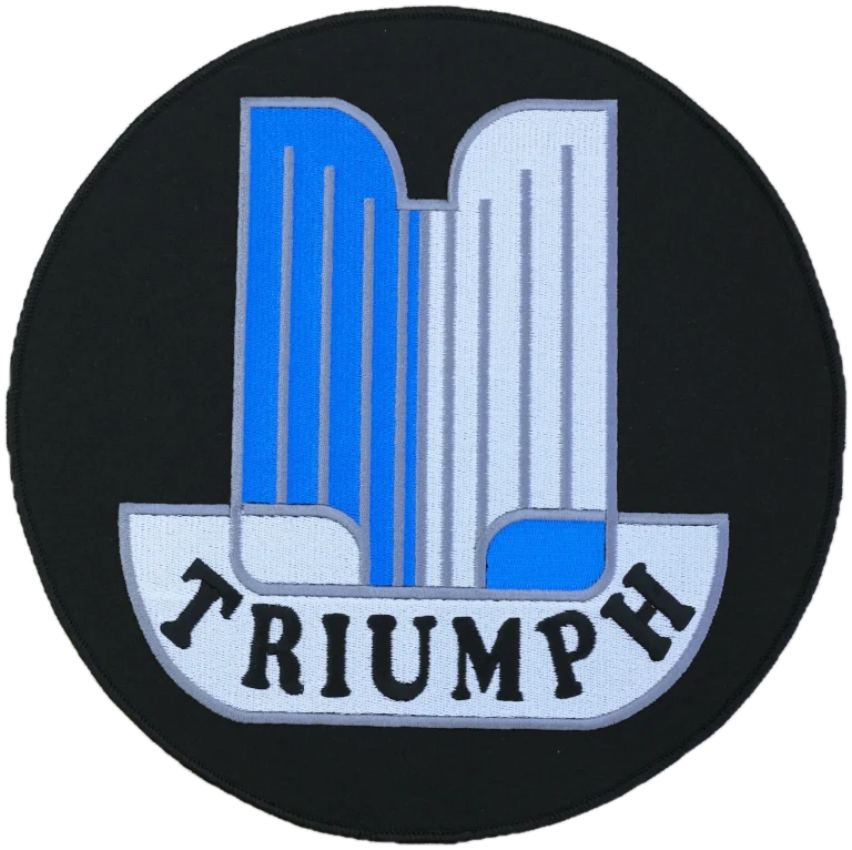 Écusson brodé Triumph à coudre sur une housse de voiture sur mesure
